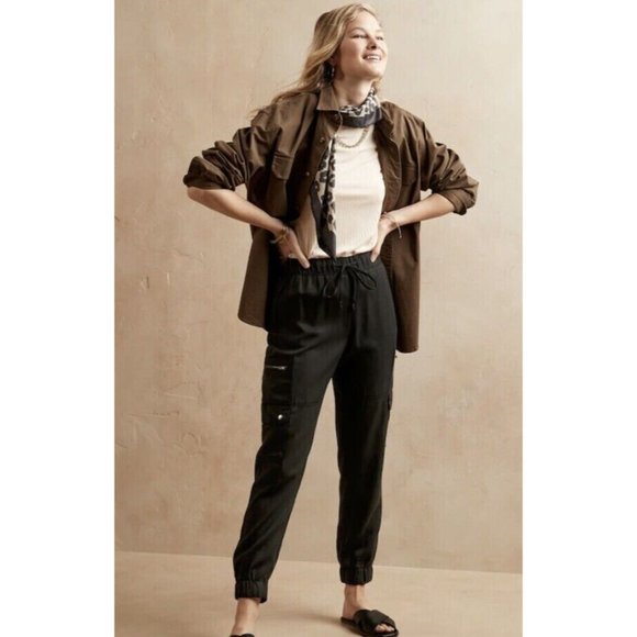 Banana Republic Pants - Banana Republic Soft Tencel Cargo Joggers Size Medium Women’s Black Drawstring